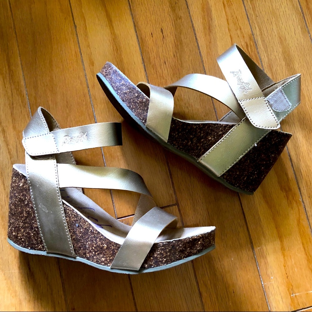 Gold platform wedge heels 7.5 sandals faux leather